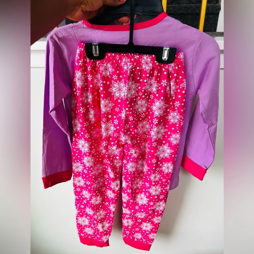 Kids Elsa Pyjama Set - Picture 3 of 3